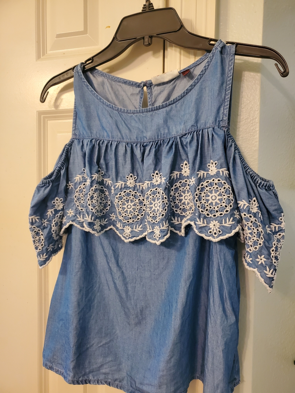 SO Light Blue Cold-Shoulder Embroidered Chambray Blouse